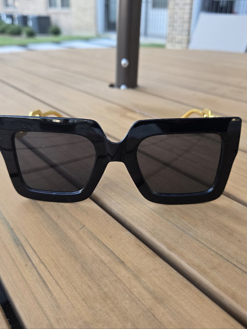 Women's Square Oversized Lens Fashion Sunglasses - Picture 3 of 8